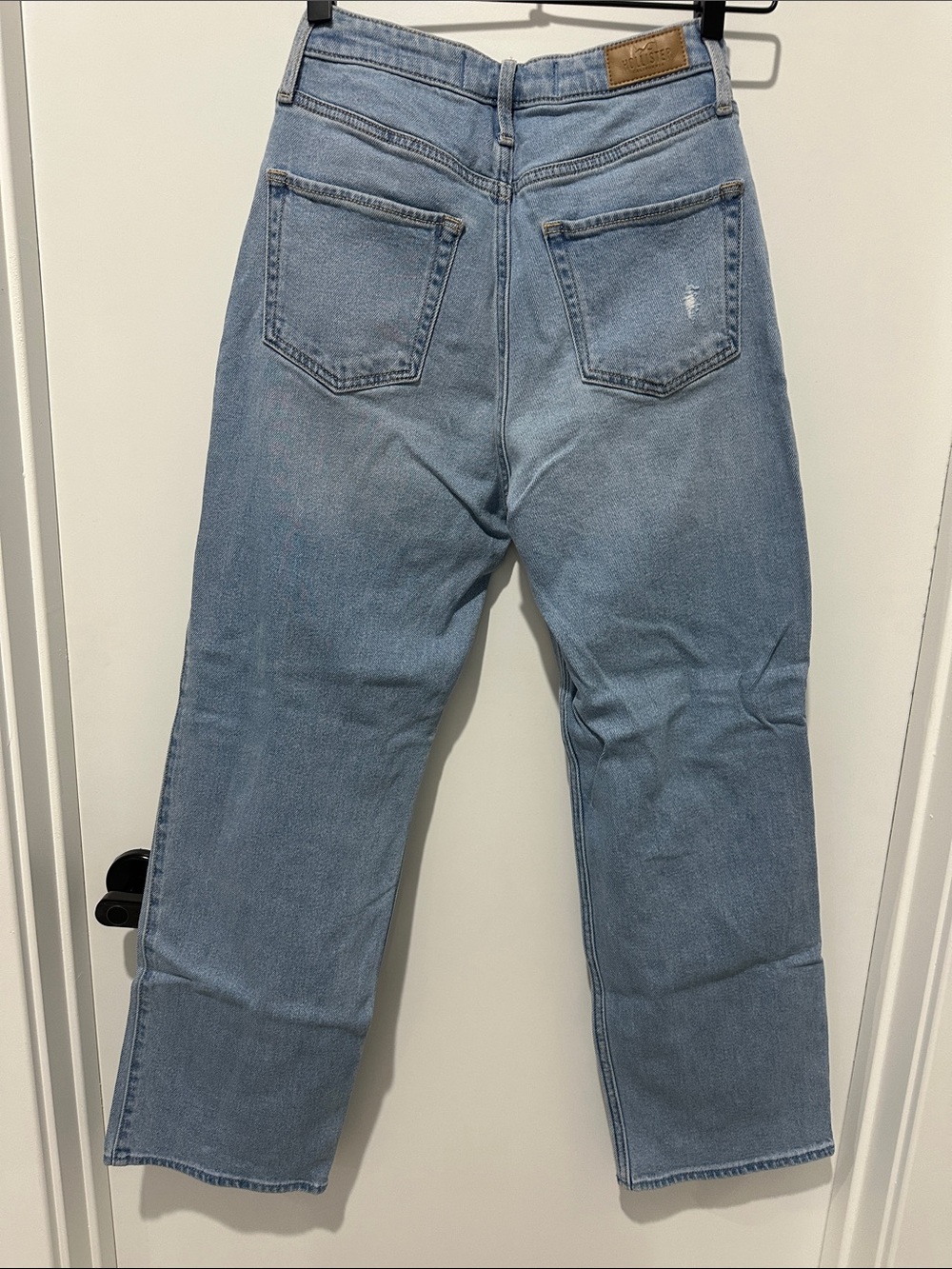 HOLLISTER ULTRA HIGH RISE DAD JEANS - Picture 9 of 13
